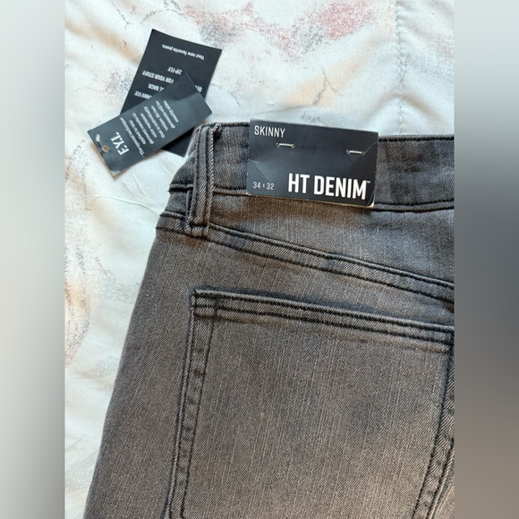 Hot Topic Jeans - Picture 9 of 11